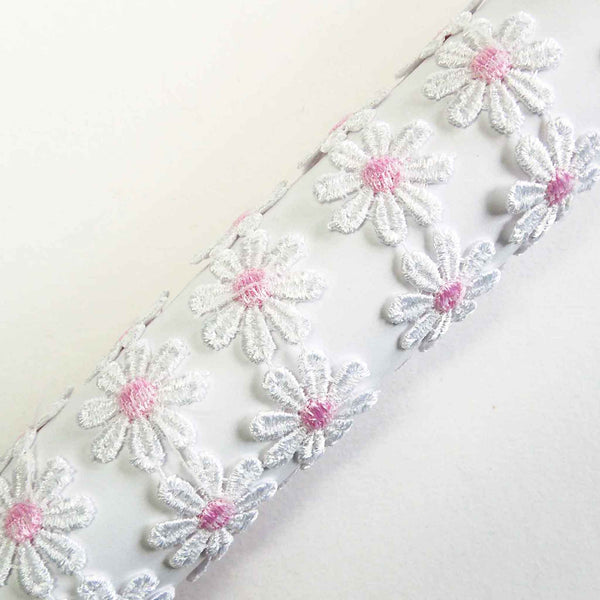 24mm White Daisy Lace Guipure - Pink Centre
