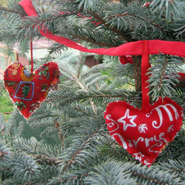 Christmas Hearts Lavender Cotton Bunting in a Drawstring Bag