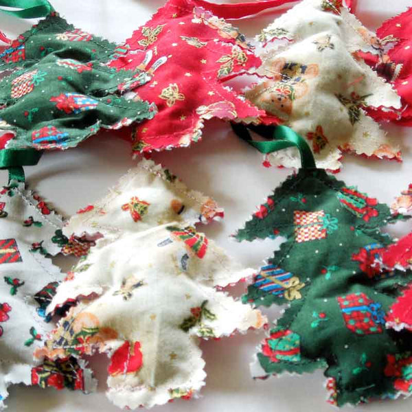 Christmas Tree Lavender Cotton Bunting in a Drawstring Bag