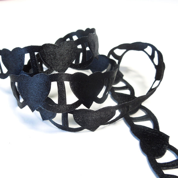 Linking Heart Ribbon - Black - Berisfords - 18mm