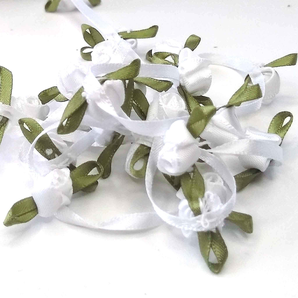 4mm White Continuous Rose Ribbon with 10mm Ribbon Roses – Fabric and Ribbon