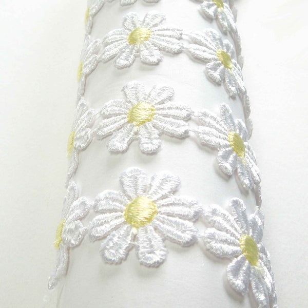 24mm White Daisy Lace Guipure - Lemon Yellow Centre