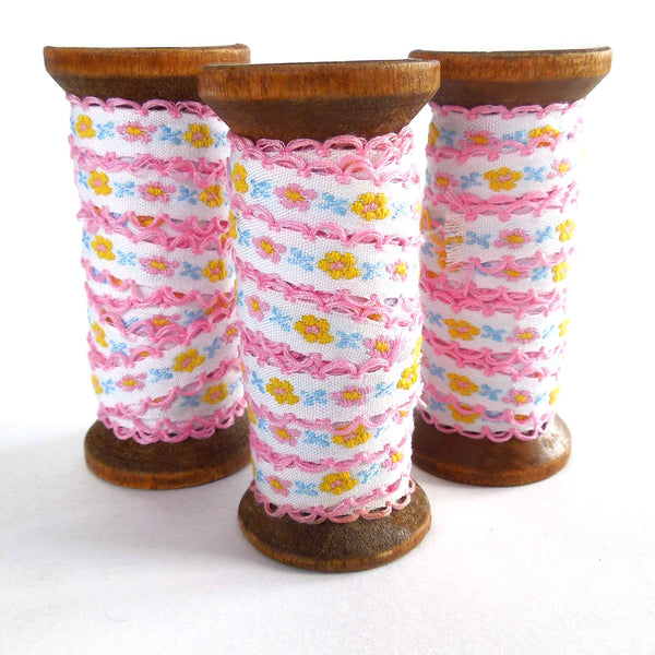 10mm Scalloped Edge Floral Trim Pink Wooden Spool - 2 Metres