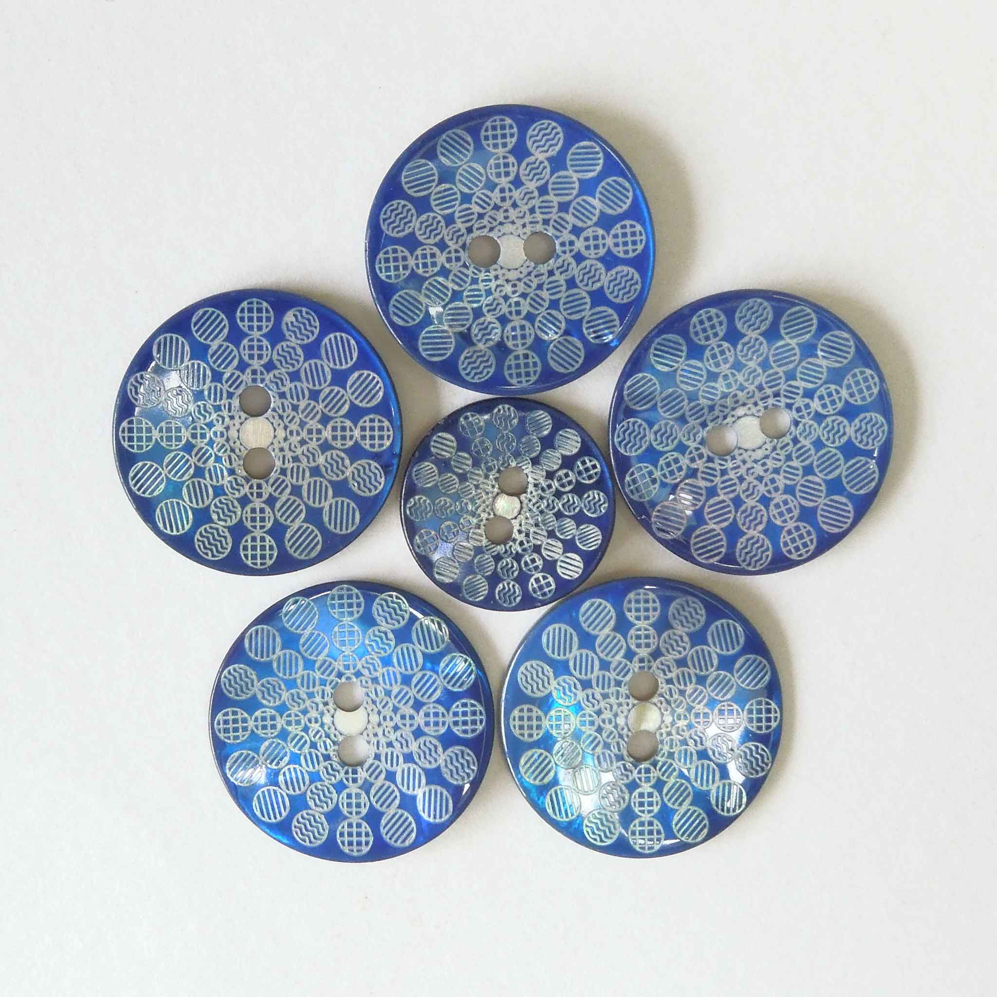 Blue Patterned Agoya Shell Buttons 15mm 20mm - 27mm